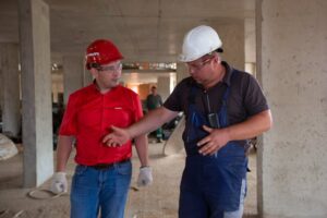 Rendimiento de Nuevos Trabajadores vs. Experimentados y Costos de Despido